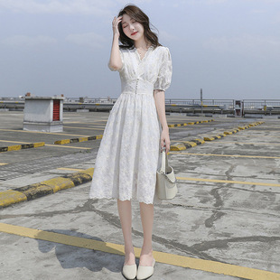 雪纺连衣裙2023夏装法式蕾丝气质泡泡袖松紧腰温柔白色连身裙