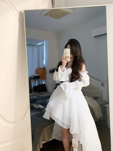 白色抹胸连衣裙女秋法式高级感仙女拖尾生日礼服，一字肩公主蓬蓬裙