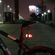 自行车车把塞灯USB充电车前转向警示灯LED骑行尾灯装备背包灯