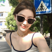 可爱粉色太阳眼镜女夏季韩系百搭显脸小防紫外线，防晒护眼方形墨镜