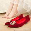 中式平底婚鞋2021年平跟酒，红色秀禾鞋，孕妇新娘鞋女绒面单鞋