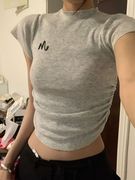 莫代尔修身正肩短袖t恤女夏季辣妹短款设计感小众灰色上衣ins