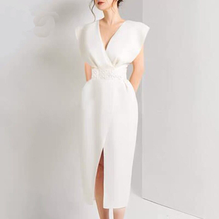法式性感V领白色礼服轻奢小众高端级气质名媛晚宴年会贵定连衣裙