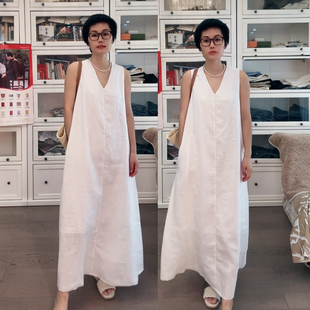 2023法式白色，v领无袖，休闲度假风纯亚麻连衣裙