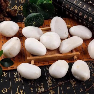 贵州鹅卵石花园庭院装饰白石头造景铺路面花盆石子，装饰白色小石子