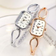 韩版时尚手表女款钢带手镯手链表，女士优雅时装腕表，英伦风石英女表