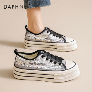 达芙妮银色帆布鞋女夏季透气水钻亮片松糕板鞋今年流行厚底鞋