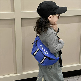 荧光色个性挎包韩式儿童，潮酷包包出游小男孩帅气运动女童胸包便携