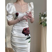 法式高级感方领泡泡袖玫瑰花缎面连衣裙小众设计复古气质长裙女夏