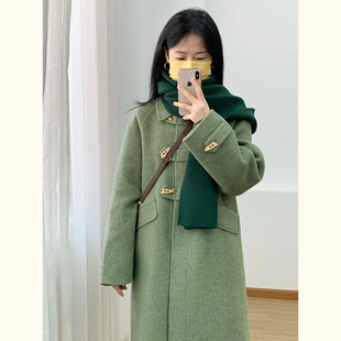 高级感绿色呢子大衣女，秋冬装韩版小个子牛角扣中长款毛呢外套