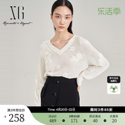 xg雪歌镂空设计长袖，毛针织衫2023秋季米白色宽松套头羊毛衫女