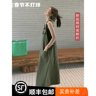 军绿色盐系工装背带裙夏季女2024韩版宽松减龄休闲连衣裙子