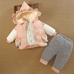0一1岁女宝宝秋冬装分体款，婴儿服袄外出外套，童加厚棉衣三件套装季