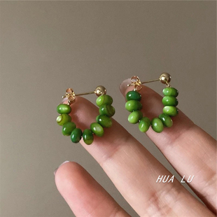hualu-森绿湖畔复古气质，绿色圆圈耳环独特串珠，高级感耳圈耳夹女