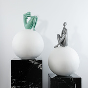 现代简约抽象人球，艺术雕塑样板房客厅办公室，创意软装桌面装饰摆件