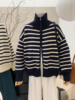 2023年冬季韩版时尚立领条纹，厚实软糯羊绒小众针织毛衣女(毛衣女)外套