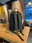 2023双肩包短途旅行背包行李袋百搭时尚潮流大容量通勤铆钉