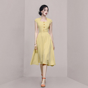赫本风高腰伞裙a字显瘦长裙，夏季气质方领短袖法式复古黄色连衣裙