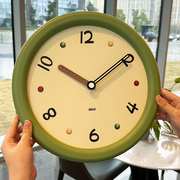 法式钟表挂钟客厅静音免打孔2024创意时尚奶油，风绿色时钟挂墙