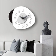 创意挂墙钟表静音挂钟客厅，现代简约设计感挂表北欧时尚大挂式时钟