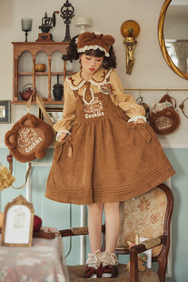 alicegirl原创lolita复古少女小熊饼干毛绒刺绣，灯芯绒背带裙