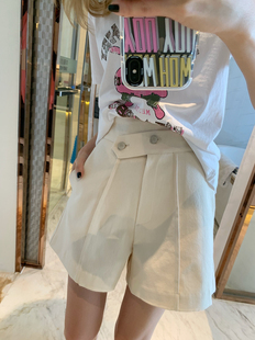 韩国夏季百搭气质高级感白色，斜扣阔腿西装短裤休闲短裤