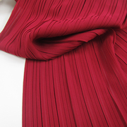 服装布料暗红酒红色风琴百褶压皱珍珠雪纺半身长连衣裙面料工字