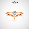 lightmark小白光18k金水滴(金水滴)型群镶钻石戒指v型戒臂钻戒求婚女戒