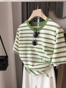 夏季绿色条纹短袖T恤女2023年显瘦圆领纯棉短款小众薄款上衣