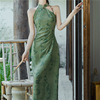 新中式国风甜辣绝美绿色，碎花连衣裙女夏季感新式改良无袖旗袍