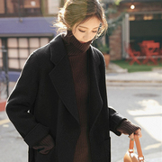 黑色秋冬加厚呢子大衣女2022韩版系带纯色，长袖中长款毛呢外套