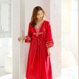波西米亚加肥加大红色，刺绣民族风宽松云南丽江旅游长袖连衣裙长裙