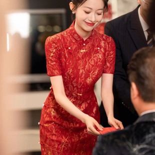 新中式改良旗袍2024新娘红色蕾丝敬酒服订婚女复古气质礼服