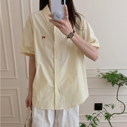 淡黄色衬衫女短袖韩系少女刺绣小鸡黄上衣设计感卷边袖polo领衬衣