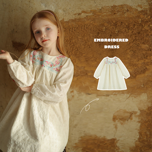 女童小众气质刺绣镂空连衣裙，允儿妈女童春季长袖，裙子公主裙