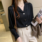 黑衬衫女设计感小众，2023春秋长袖，韩版宽松职业西装领雪纺衬衣