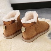 雪地靴女2021年时尚洋气，皮毛一体短筒牛皮羊毛短靴冬保暖棉鞋