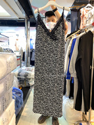 韩国孕妇装2021秋冬时尚，蕾丝花边百褶雪纺吊带裙连衣裙