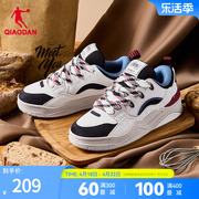 中国乔丹板鞋男2024春季鞋子，黑白熊猫面包鞋情侣休闲运动鞋男