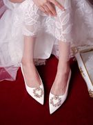 尖头单鞋主婚纱白色，婚鞋女平底孕妇鞋，结婚新娘红色秀禾鞋大码女鞋