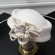 英国皇室王妃宴会生日写真婚纱搭配头饰花朵小礼帽蓓蕾羊毛帽
