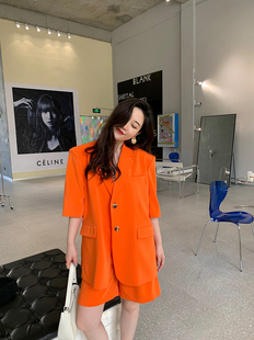 春夏季薄款休闲短袖西服2021网红时髦洋气橘橙色西装外套女