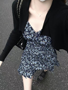 rosé无袖v领蓝色碎花裙，吊带裙女夏季法式收腰小个子短款连衣裙