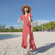 三亚旅行穿搭沙滩裙女红色，碎花波西米亚一片式，海边度假连衣裙夏季