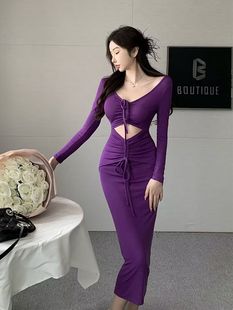 性感紫色v领连衣裙女镂空露腰紧身包臀裙冬季显瘦气质，御姐范长裙(范长裙)