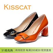 KISSCAT接吻猫2023新亮漆牛皮方头粗高跟皮带扣女单鞋KA43522-10