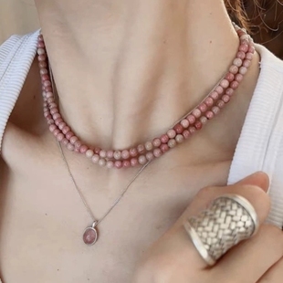 小众设计粉色天然石串珠(石，串珠)项链女气质，百搭长款叠戴vintage锁骨链