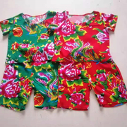 儿童东北大花布套装男女童夏季棉绸短裤人造棉红色绿色碎花演出服
