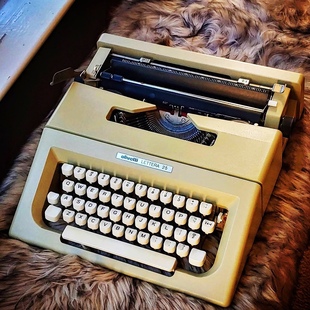 意大利打字机Olivetti Lettera 25复古机械老式陈设古董圣诞礼物