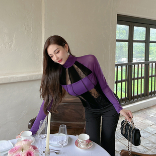 王玖玖紫色丝绒蕾丝，拼接高领打底衫性感气质修身显瘦秋款长袖上衣